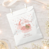 Über dem Mond schlafende Bärenmädchen-Babydusche Geschenktütchen (Ausgeschnitten)