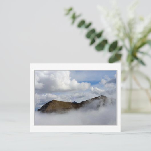 ÜBER DEN CLOUUUES: Dawson Pass Postkarte (Stehend Vorderseite)