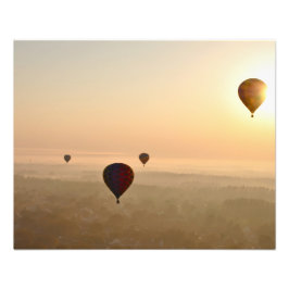 Über den frühen Morgen schweben Fotodruck