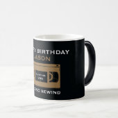 Über den Hügel Nostalgischer Geburtstag Verwandlungstasse (VorderseiteRechts)