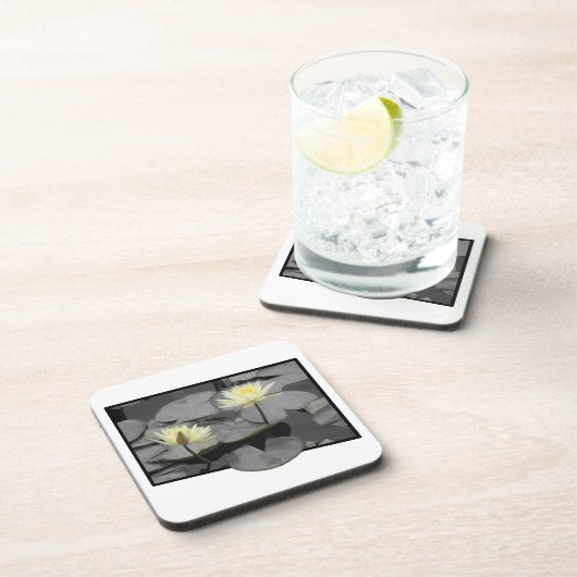 Über den Kunststoff-Untersetzer hinaus blühen Getränkeuntersetzer (Rechte Seite)