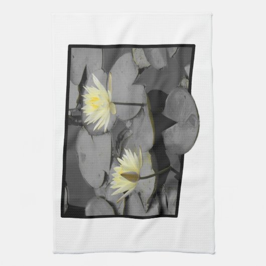 Über den Rahmen hinaus blühen Geschirrtuch (Vertikal)