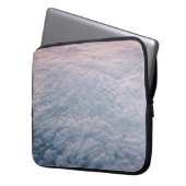 ÜBER DEN SCHLIESSUNGEN LAPTOPSCHUTZHÜLLE (Vorderseite Links)