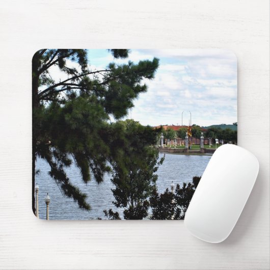 Über den See Mousepad (Mit Mouse)