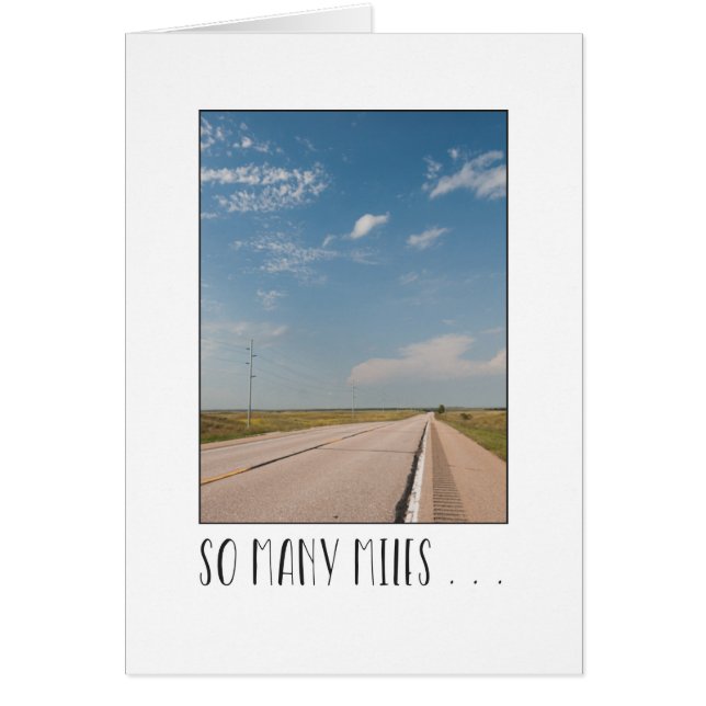 Über die Meilen hinweg leere Autobahnszene (Vorne)