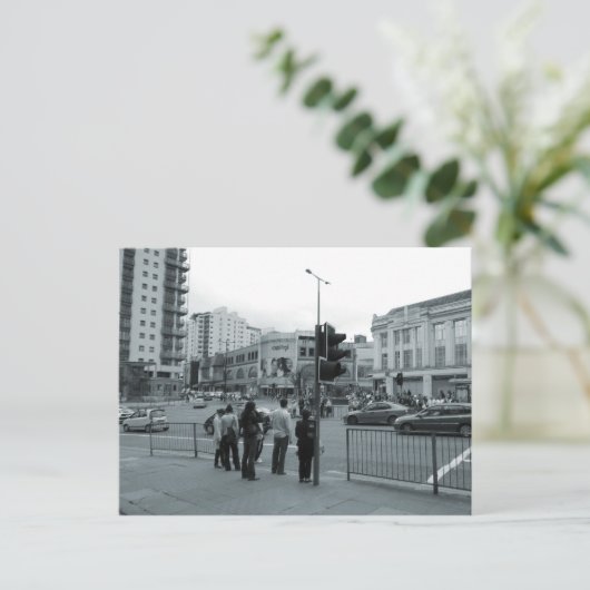 Über die Straße Postkarte (Stehend Vorderseite)