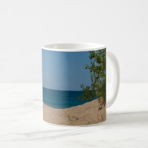 Über die Tasse des Kaffees hinaus