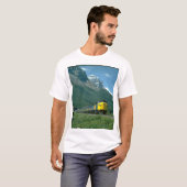 Über FP-7 #6302 Führungen Zug #2_Trains T-Shirt (Vorne ganz)