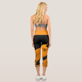 Überall in der Print Capri Leggings Brushy Orange (Rückseite)