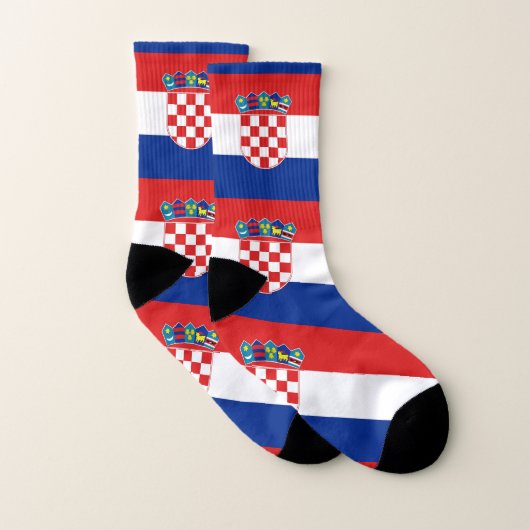 Überall Print Socks mit der Flagge Kroatiens Socken (Paar)
