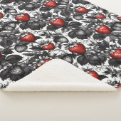 Überall schwarze, weiße und rote Erdbeeren Sherpadecke (3/4)