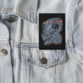 Überblick - Design von Techno-Dystopian Streetwear Button (Insitu)