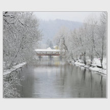 Überdecktes Bridge-Schnee-Foto