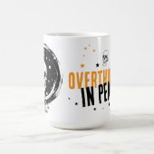 Überdenken in Frieden - Zen Skeleton Spooky Season Verwandlungstasse (Zentrum)