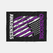 Überdosierung des Arzneimittels Opioide Überdosier Fleecedecke (Vorderseite (Horizontal))