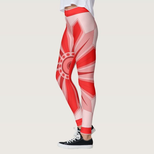 Überdrucke Leggings mit roter Kunst (Links)