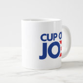 ÜBEREINSTIMMUNG VON JOE 2020 Jumbo-Tasse (Vorderseite Rechts)
