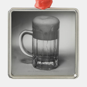 Überfließendes Bierglas Silbernes Ornament