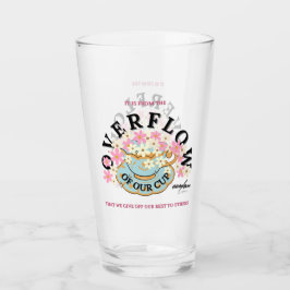 ÜBERFLUSS von Glas durch Adiela Akoo