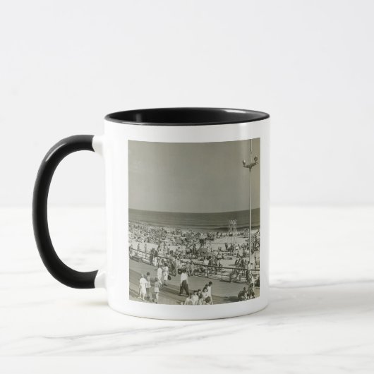 Überfüllter Strand Tasse (Links)