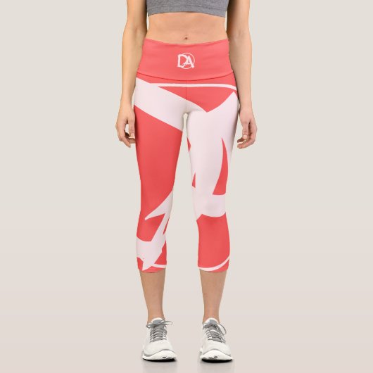 Übergroße Initialen in Rosé und Rot Capri Leggings (Vorderseite)