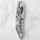 Überkreuzte graue Linien erinnern uns an Zeichnung Kellnermesser (Rückseite)