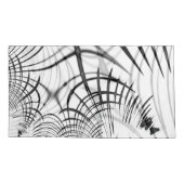 Überkreuzte graue Linien erinnern uns an Zeichnung Kissenbezug (Rückseite-Links)