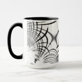 Überkreuzte graue Linien erinnern uns an Zeichnung Tasse (Links)