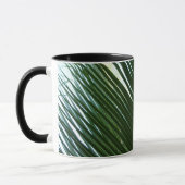 Überlappen von Palm Fronds Tropical Green Abstrakt Tasse (Links)