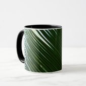 Überlappen von Palm Fronds Tropical Green Abstrakt Tasse (Vorderseite Links)