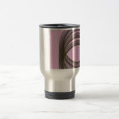 überlappende Kreise im lila Hintergrund abstrakt Reisebecher (Mittel)