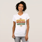 Überlebender von sensorischer Überlastung Retro-Te T-Shirt (Vorne ganz)