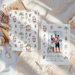 Überprüfen Sie die Palmen | Fun Tropical Christmas Feiertagskarte<br><div class="desc">Mit unserer Weihnachtskarte "Deck the Palms" können Sie sich bei einer Touch tropischen Charmes entspannen. Dieses Design eignet sich ideal für Familien, die den Urlaub mit Sonne, Sand und festlichem Vergnügen verbringen möchten. Es bietet lebendige Abbildungen zum Thema Strand, darunter Palmen, Flamingos, Surfbretter und tropische Getränke, die rund um Ihr...</div>