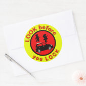 Überprüfen Sie vor der Sperrung Runder Aufkleber (Umschlag)