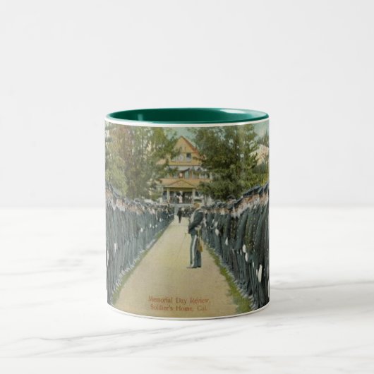 Überprüfung des Gedenktags Zweifarbige Tasse (Mittel)