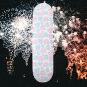 Überqueren Sie das normale Skateboard