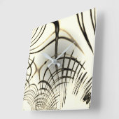 Überquerte, nusenbraune Spuren, heller Hintergrund Quadratische Wanduhr (Winkel)