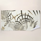 Überquerte, nusenbraune Spuren, heller Hintergrund Strandtuch (Vorderseite)