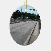 Überquerung der Brücke 7622 Keramik Ornament (Rechts)