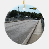 Überquerung der Brücke 7622 Keramik Ornament (Hinten)