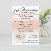 Überraschen Sie 50. Jahrestags-Party Einladungen (Stehend Vorderseite)