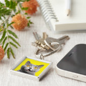 Überraschend lustig verrückt Cat Yellow Schlüsselanhänger (Seite)