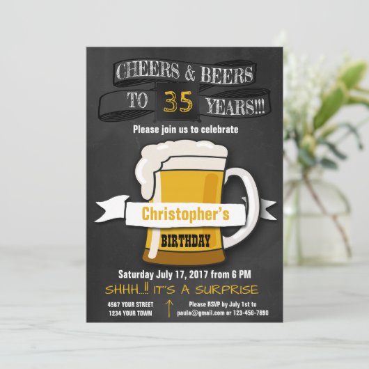 ÜBERRASCHENDE GEBURTSTAGLICHE EINLADUNG FÜR ALTERS (Stehend Vorderseite)