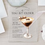 ÜBERRASCHENDES PARTY A Tini Bit Älterer Martini 30 Acryleinladungen<br><div class="desc">Elegantes und elegantes Design für ein gemütliches Geburtstagsfest mit Espressomartini. Ein hübscher und feminininer Bogen fügt eine festliche Touch hinzu.</div>