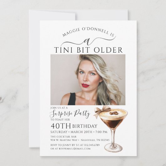 ÜBERRASCHENDES PARTY A Tini Bit Älterer Martini 40 Einladung (Vorderseite)