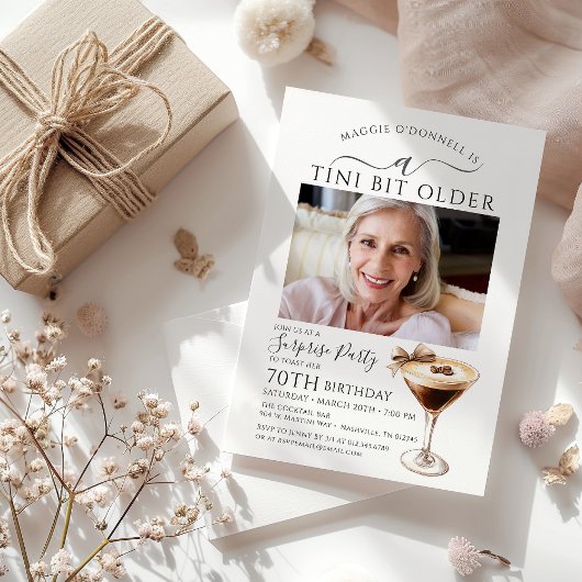 ÜBERRASCHENDES PARTY A Tini Bit Älterer Martini 70 Einladung