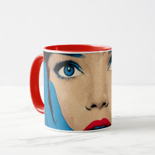 Überraschte Frau im Pop-Art-Stil Tasse