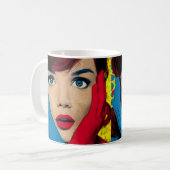 Überraschte Frau in Pop-Art Kaffeetasse (Vorderseite Links)