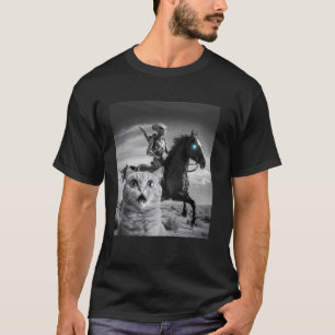 Überraschte verängstigte Katzenselfie mit Außerird T-Shirt