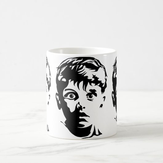 Überraschter Junge Grafik Kunst Schablone Tasse (Mittel)